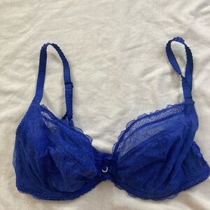 Chantelle Lace Bra Size 32 DD Blue